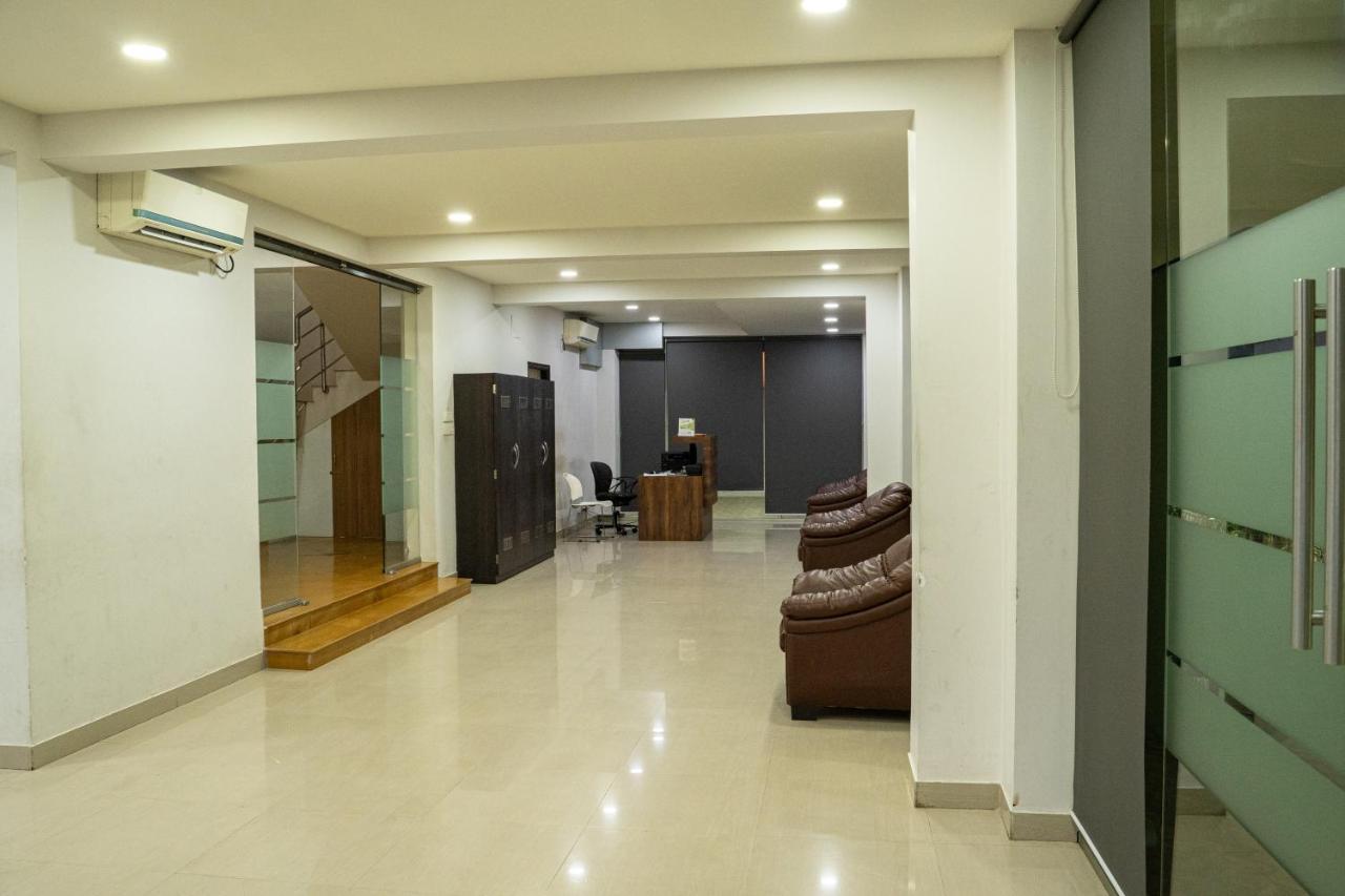 Nk7 Guest House Колката Екстер'єр фото