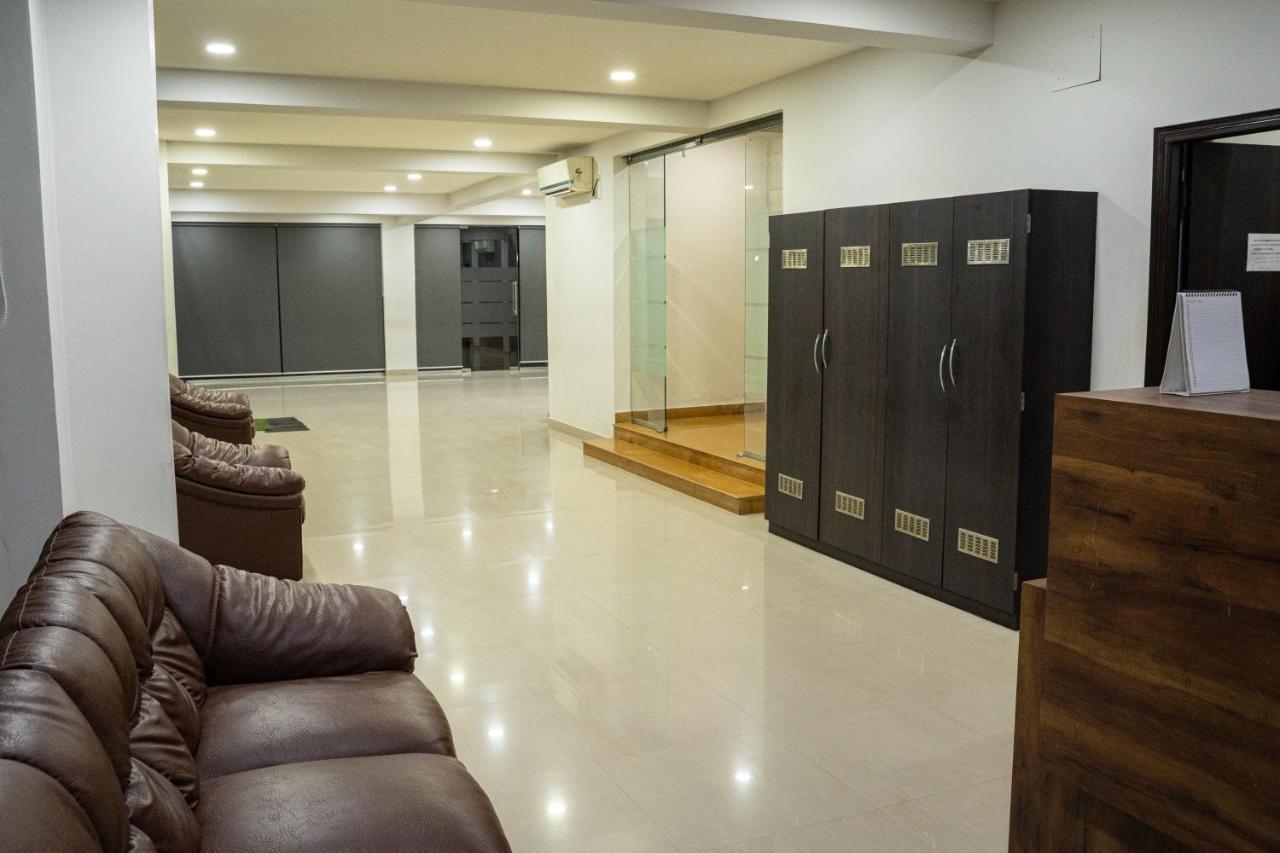 Nk7 Guest House Колката Екстер'єр фото