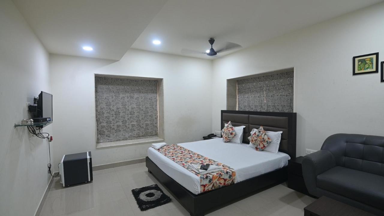 Nk7 Guest House Колката Екстер'єр фото