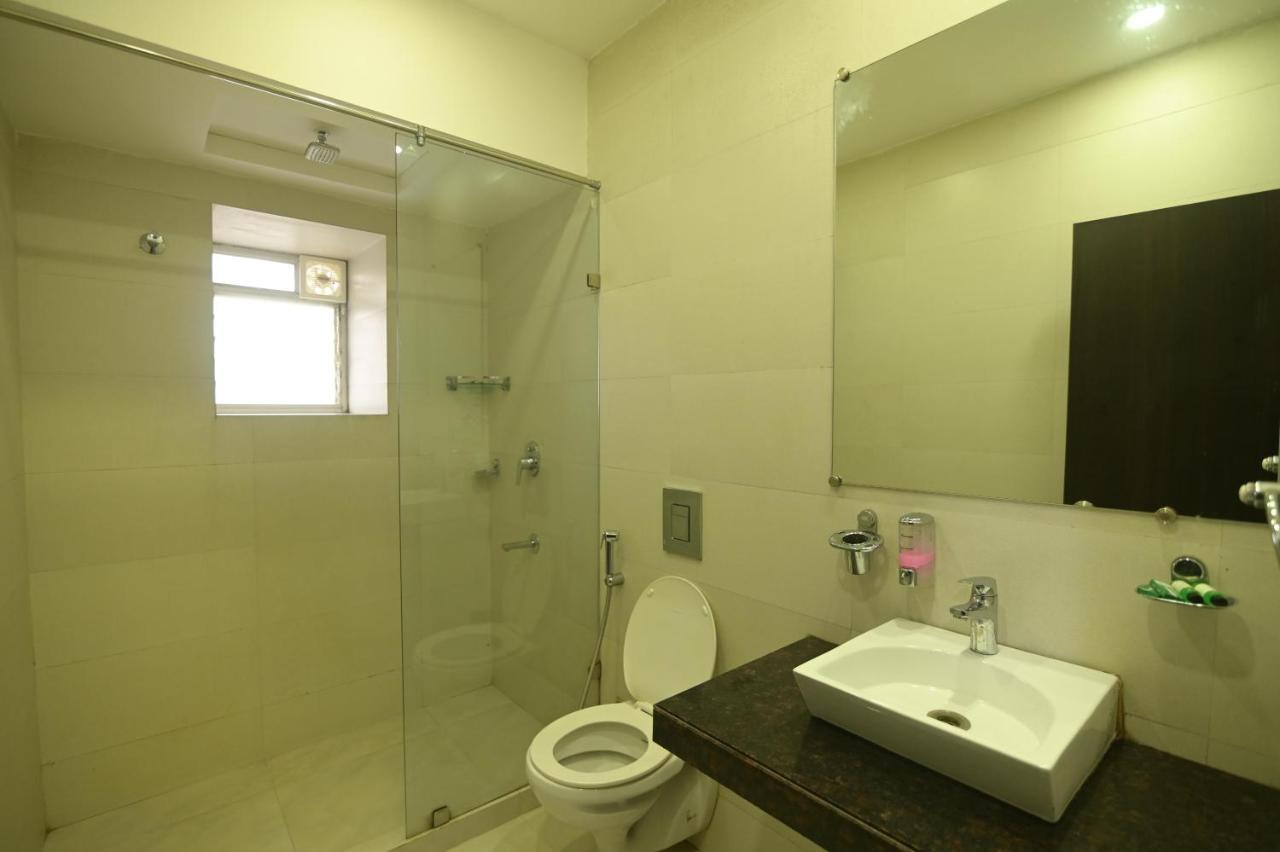 Nk7 Guest House Колката Екстер'єр фото