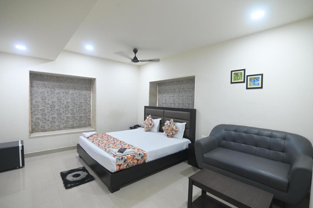 Nk7 Guest House Колката Екстер'єр фото